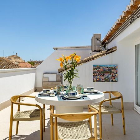 Atarazanas Suite, Atico Con Terraza Malaga Exterior photo