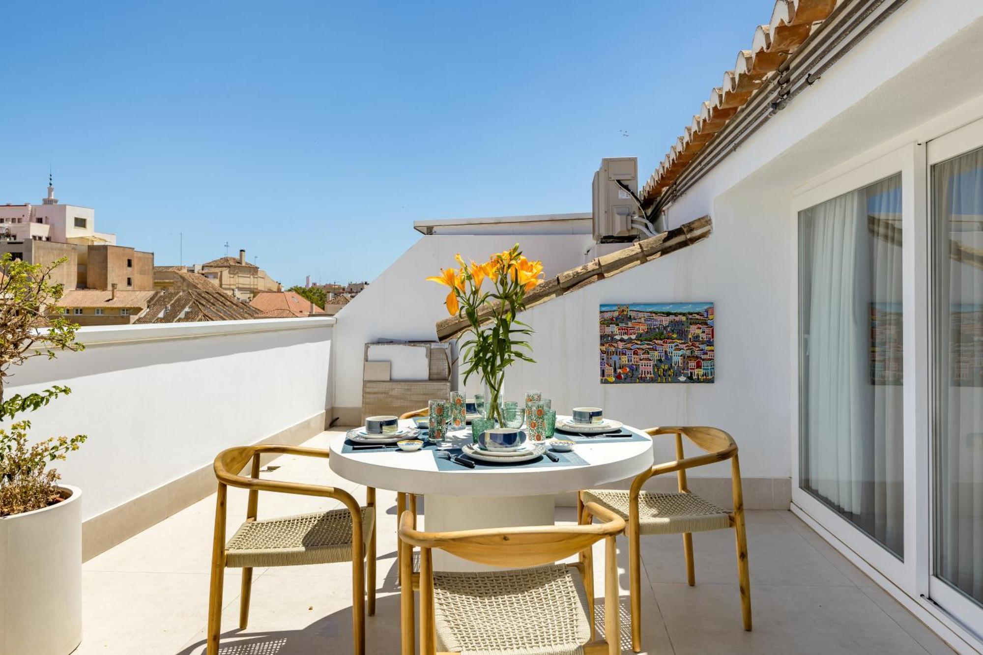 Atarazanas Suite, Atico Con Terraza Malaga Exterior photo