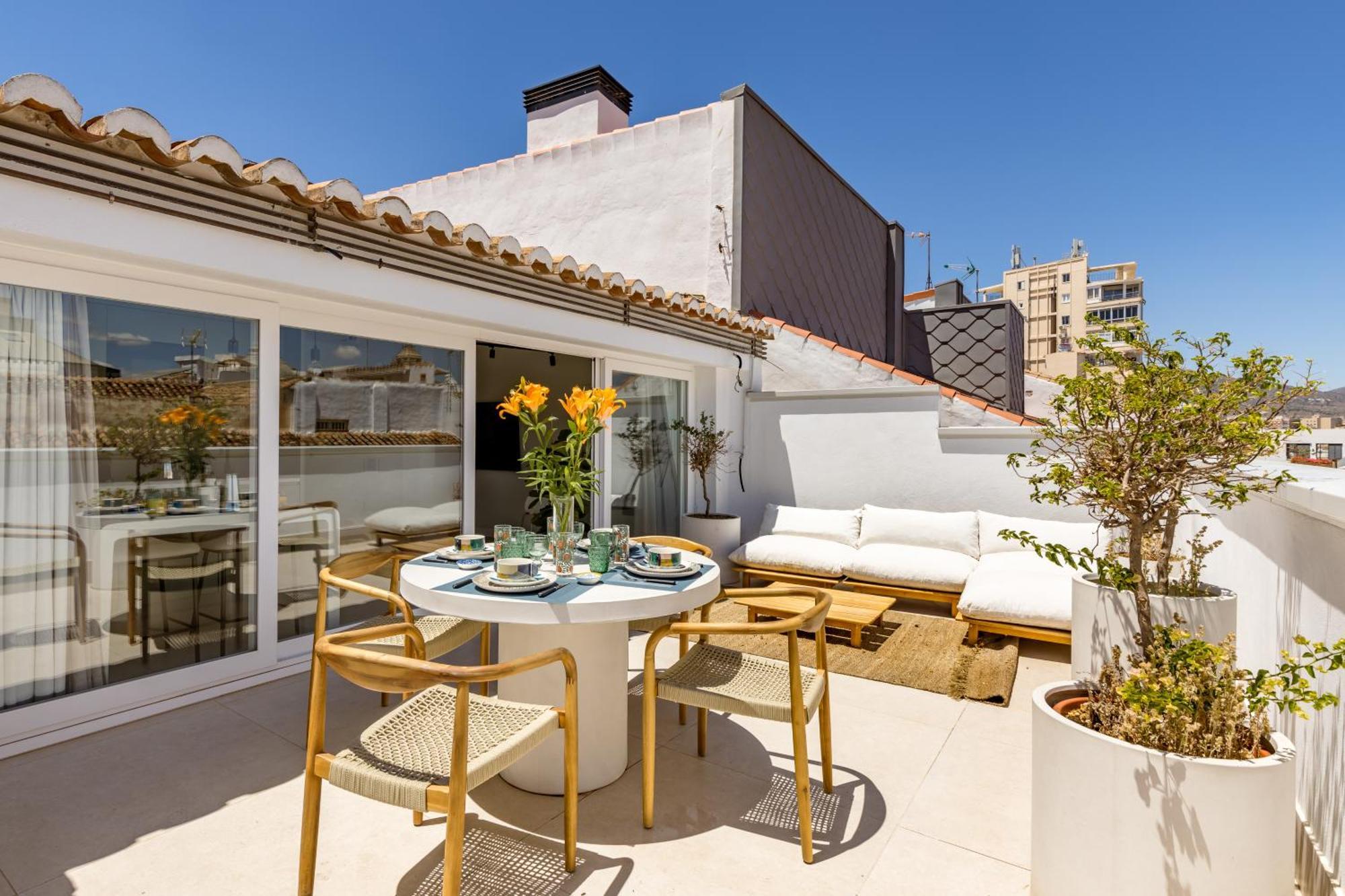 Atarazanas Suite, Atico Con Terraza Malaga Exterior photo